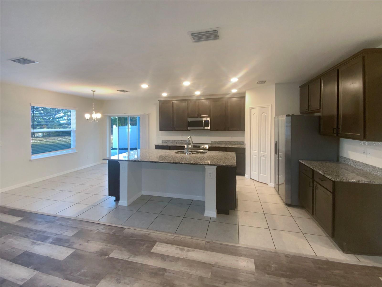 WOODLAND WATERS PH 6 - Residential