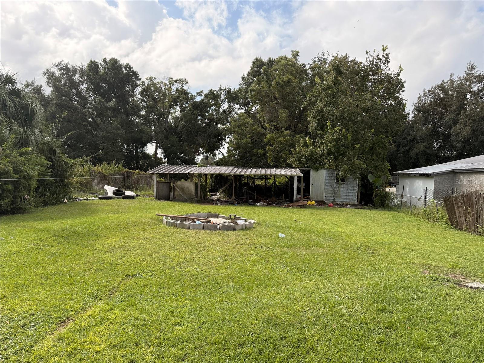 2216 AZALEA COURT