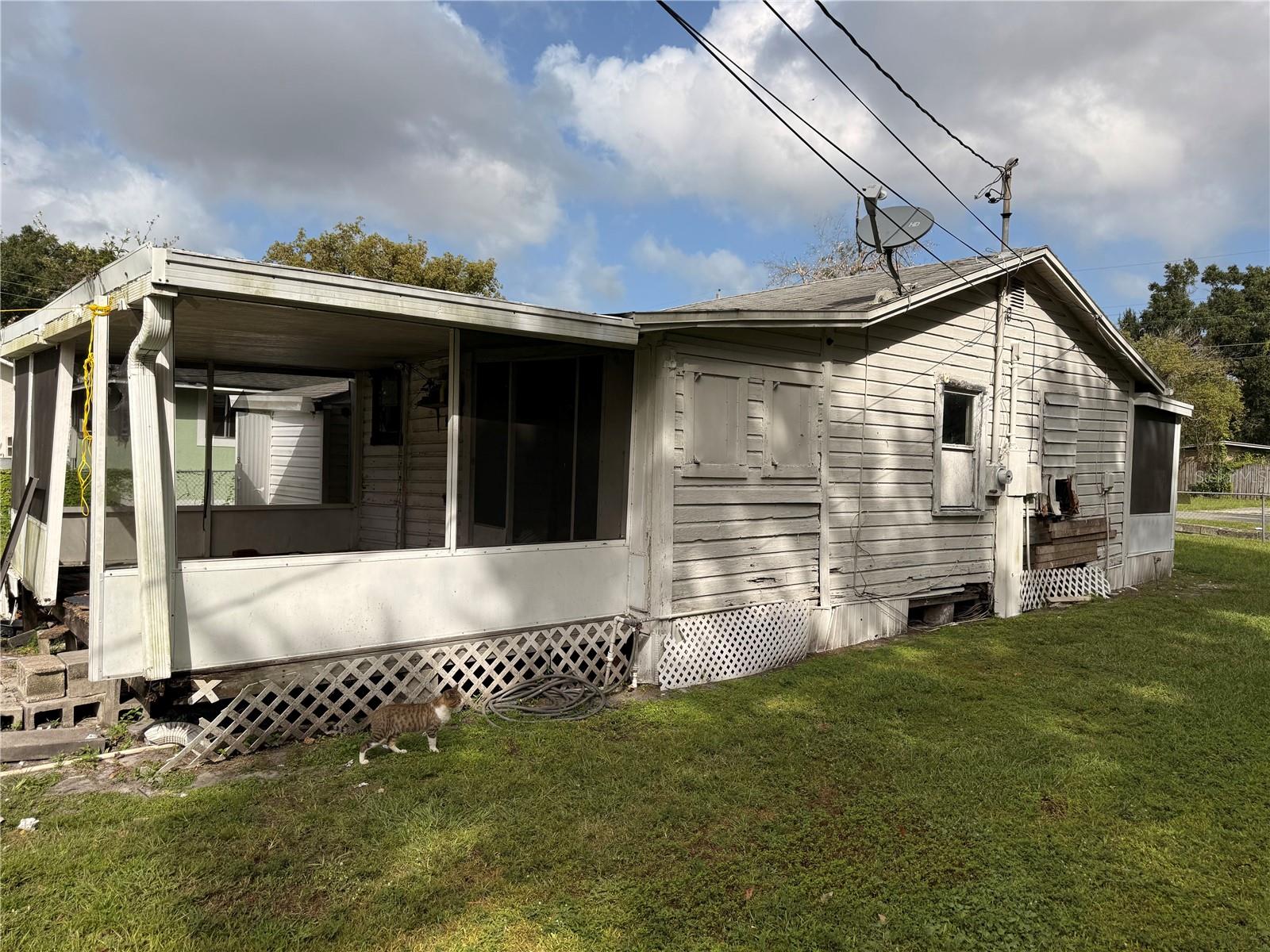 2216 AZALEA COURT