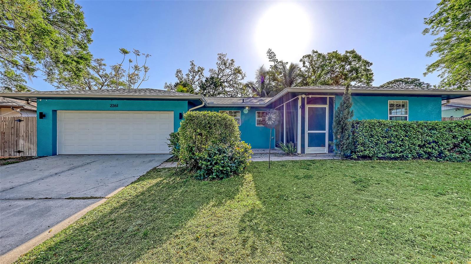 2261 LINWOOD DRIVE