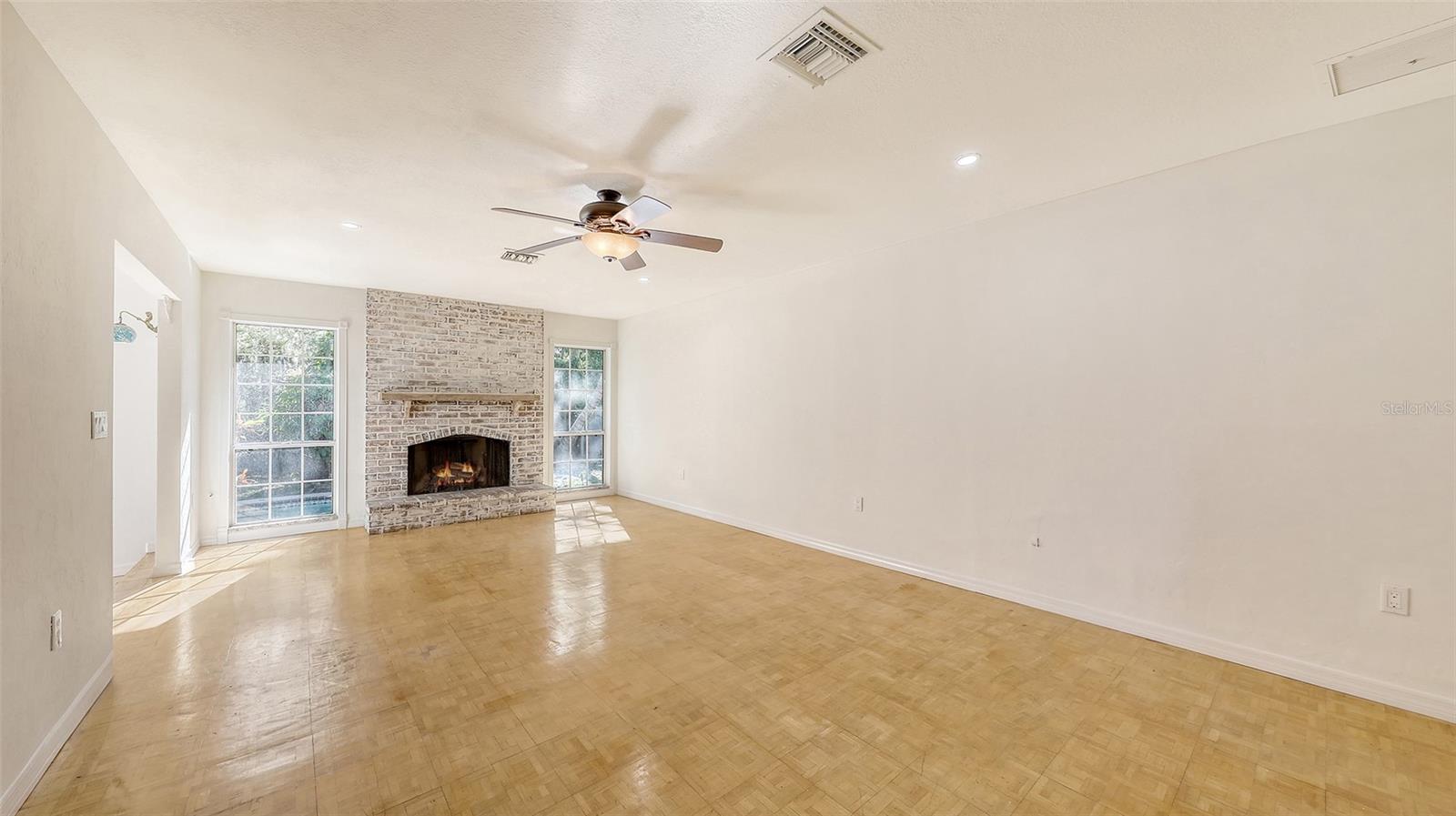 2261 LINWOOD DRIVE