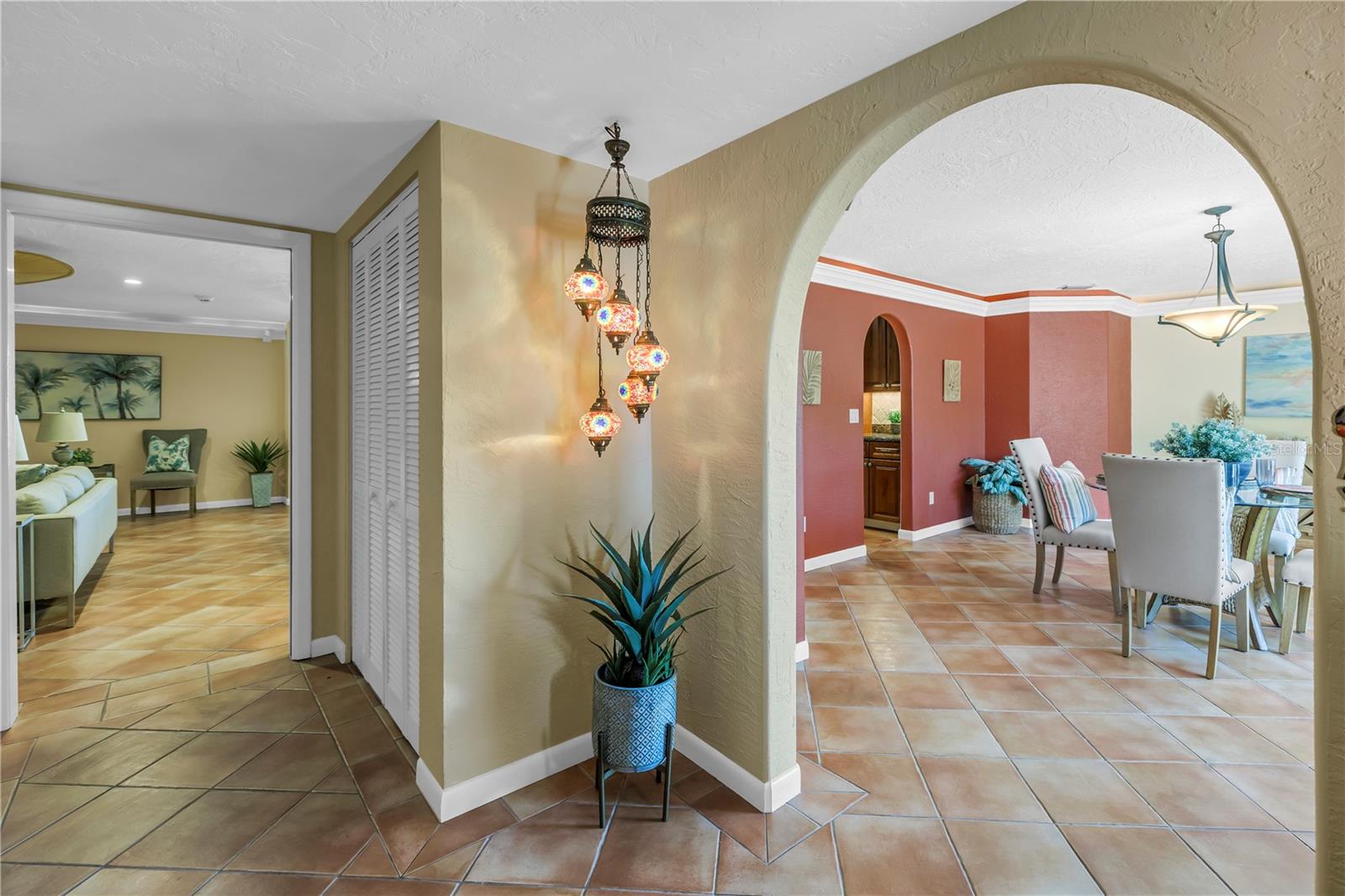 351 S JULIA CIRCLE