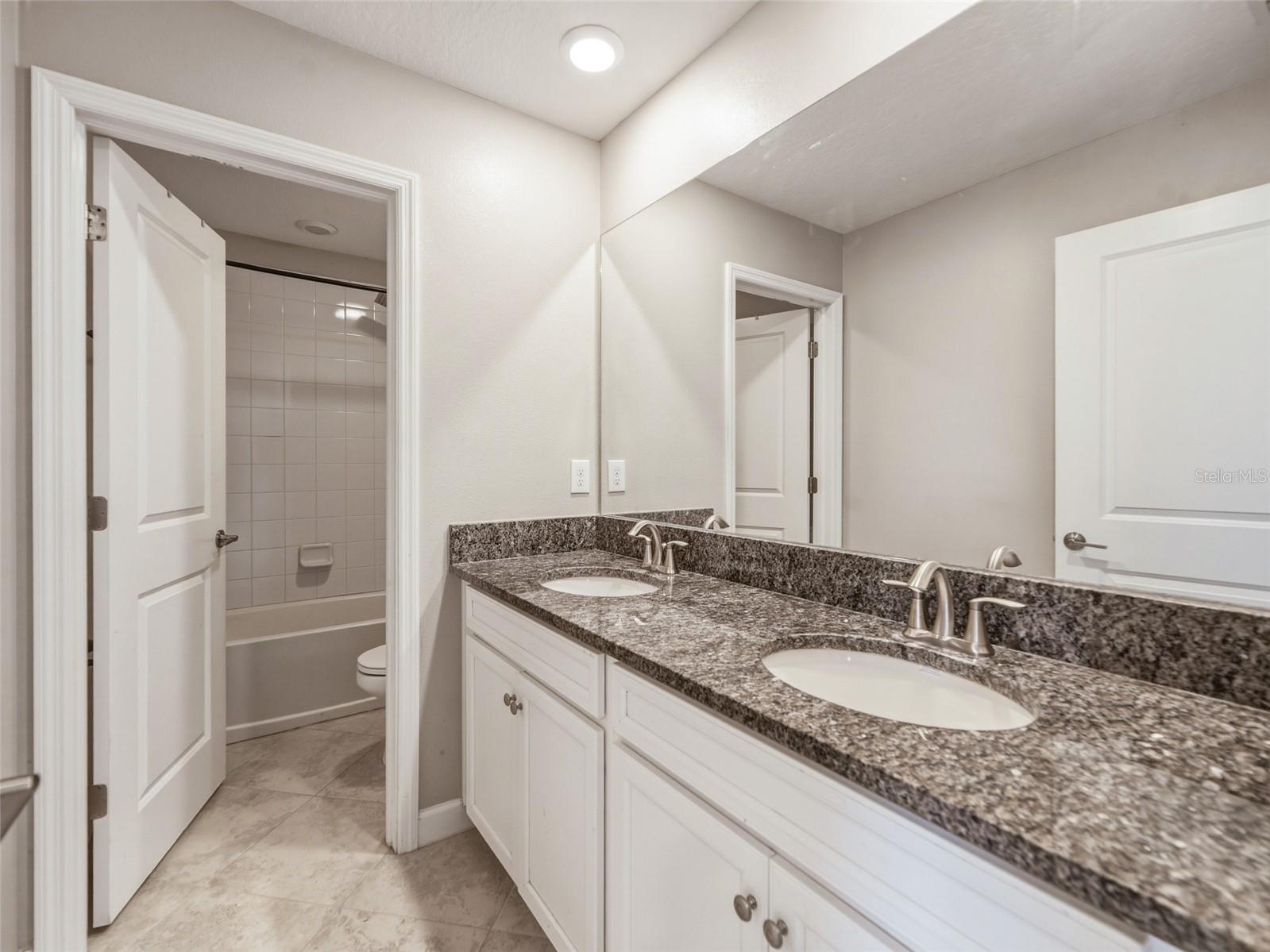 RIVERCREST LAKES - Residential