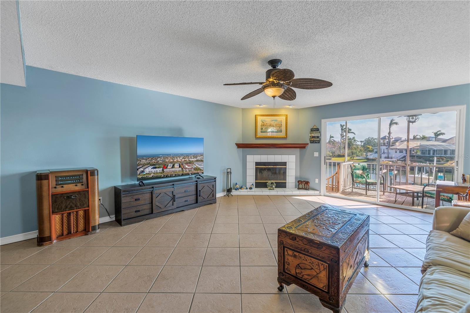 637 PINELLAS BAYWAY S 111