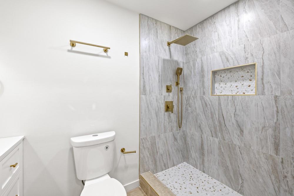 KENSINGTON PARK CONDO - Residential