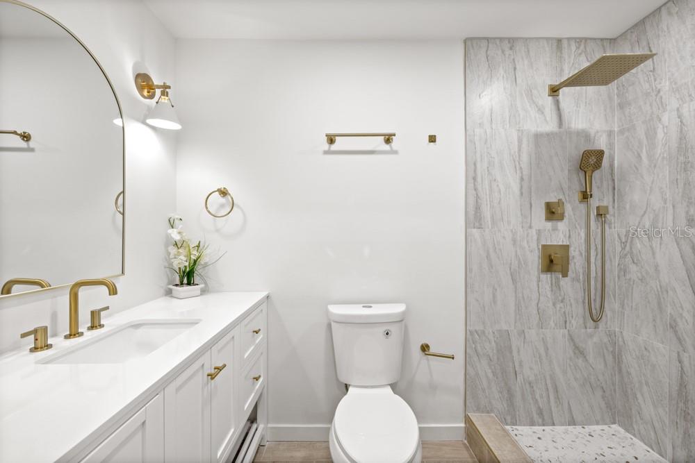 KENSINGTON PARK CONDO - Residential