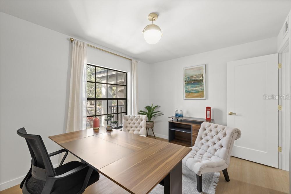 KENSINGTON PARK CONDO - Residential