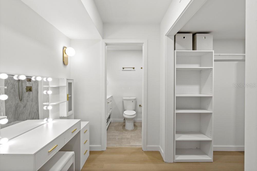 KENSINGTON PARK CONDO - Residential