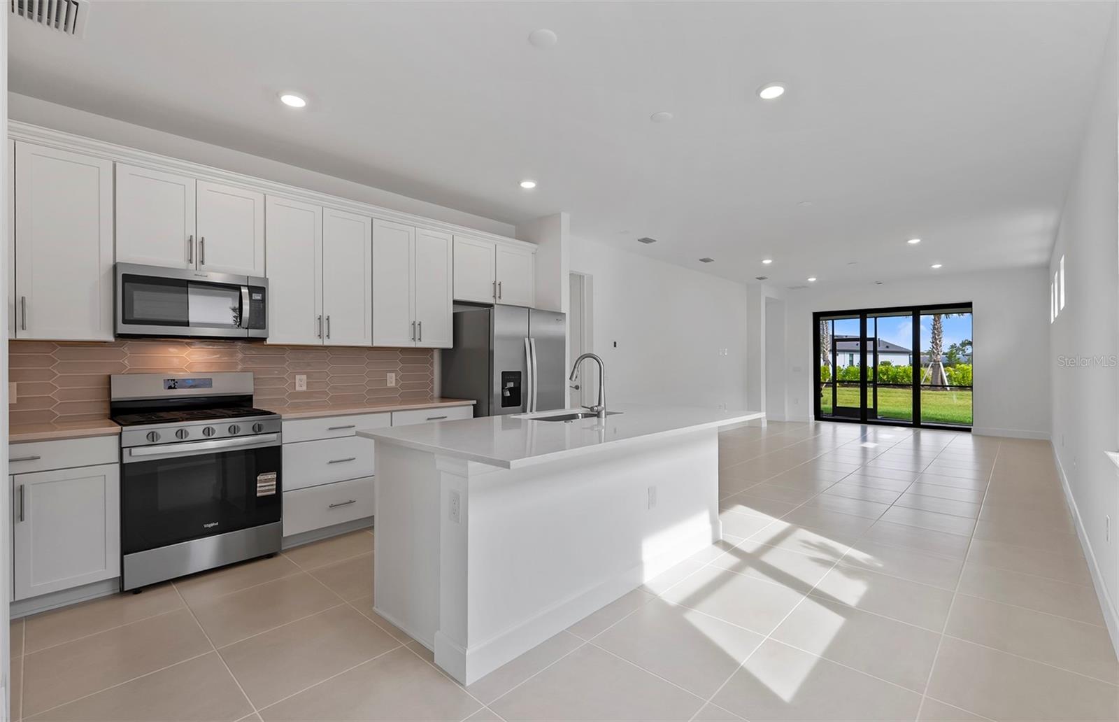 ARBOR OAKS AT THE WOODLANDS - Residential