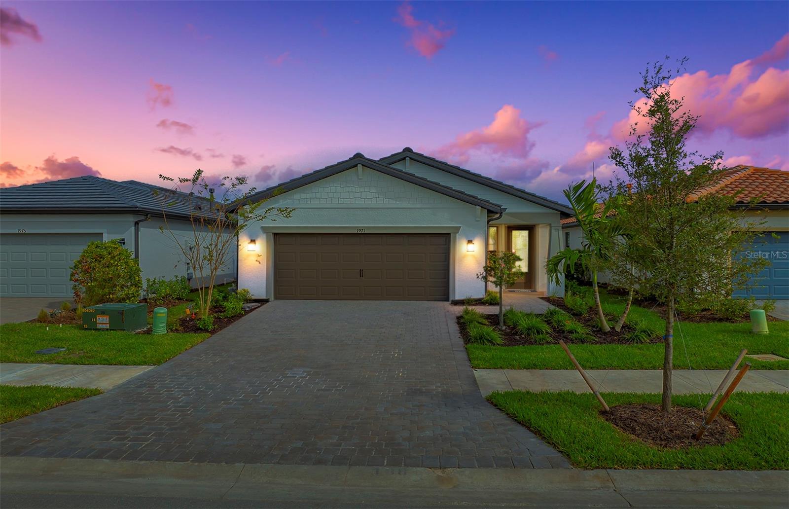 ARBOR OAKS AT THE WOODLANDS - Residential
