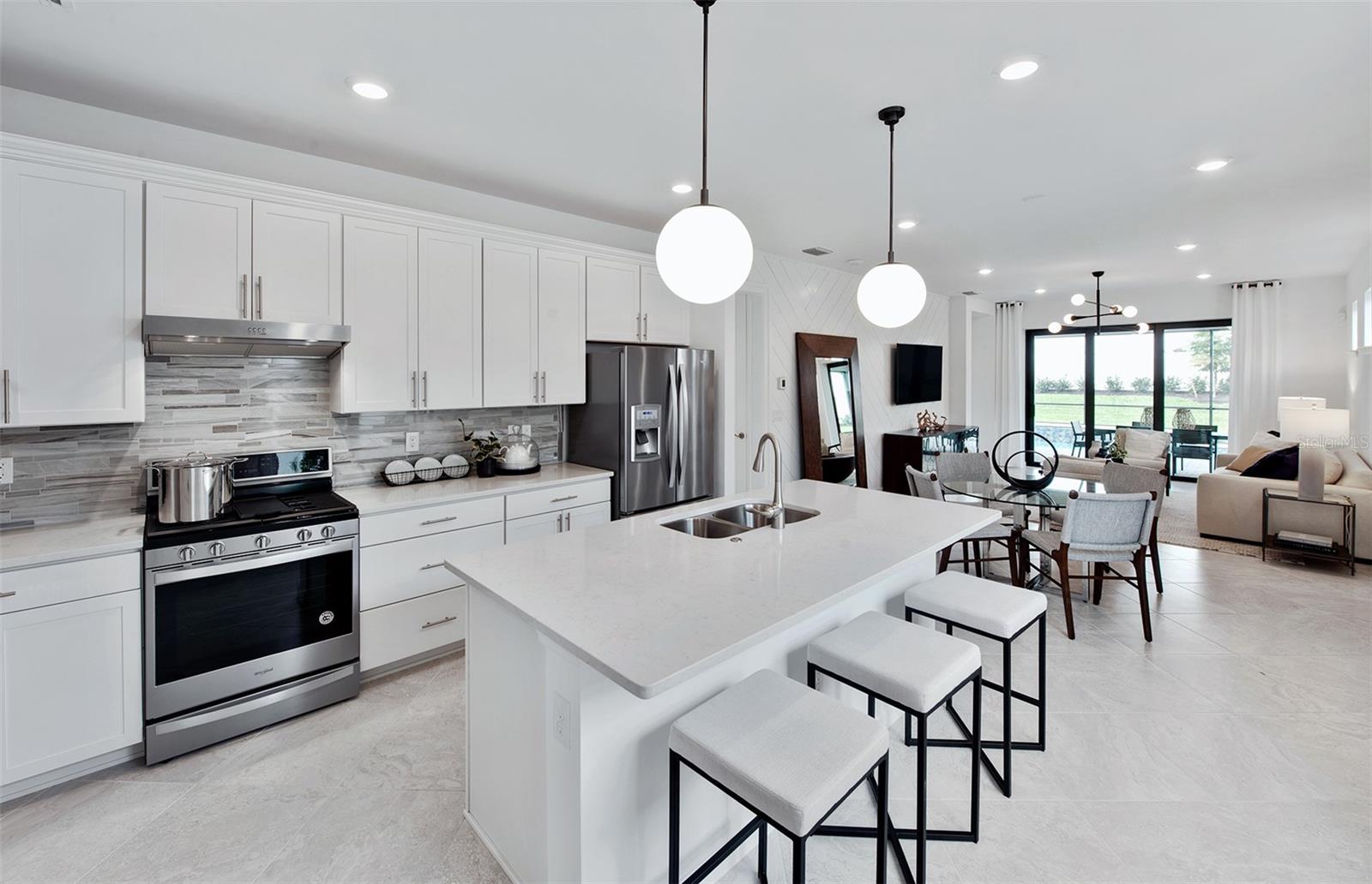 ARBOR OAKS AT THE WOODLANDS - Residential