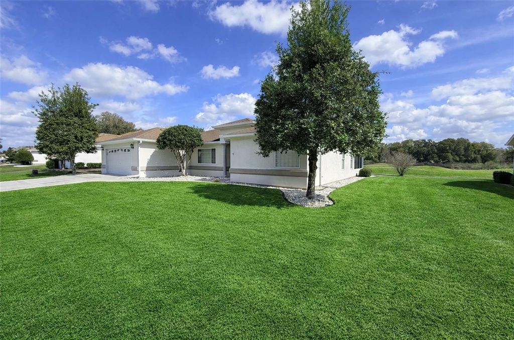 Photo of 14049 SW 112th Circle, Dunnellon, FL 34432 (MLS # OM719075)