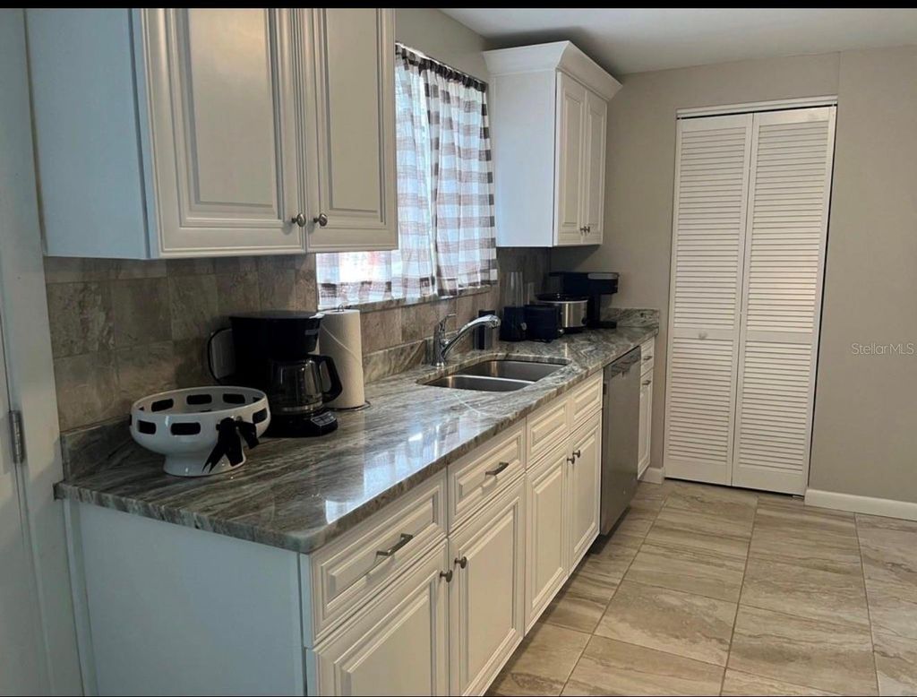 Photo of 2317 W Bristol Avenue, Tampa, FL 33609 (MLS # TB8492696)