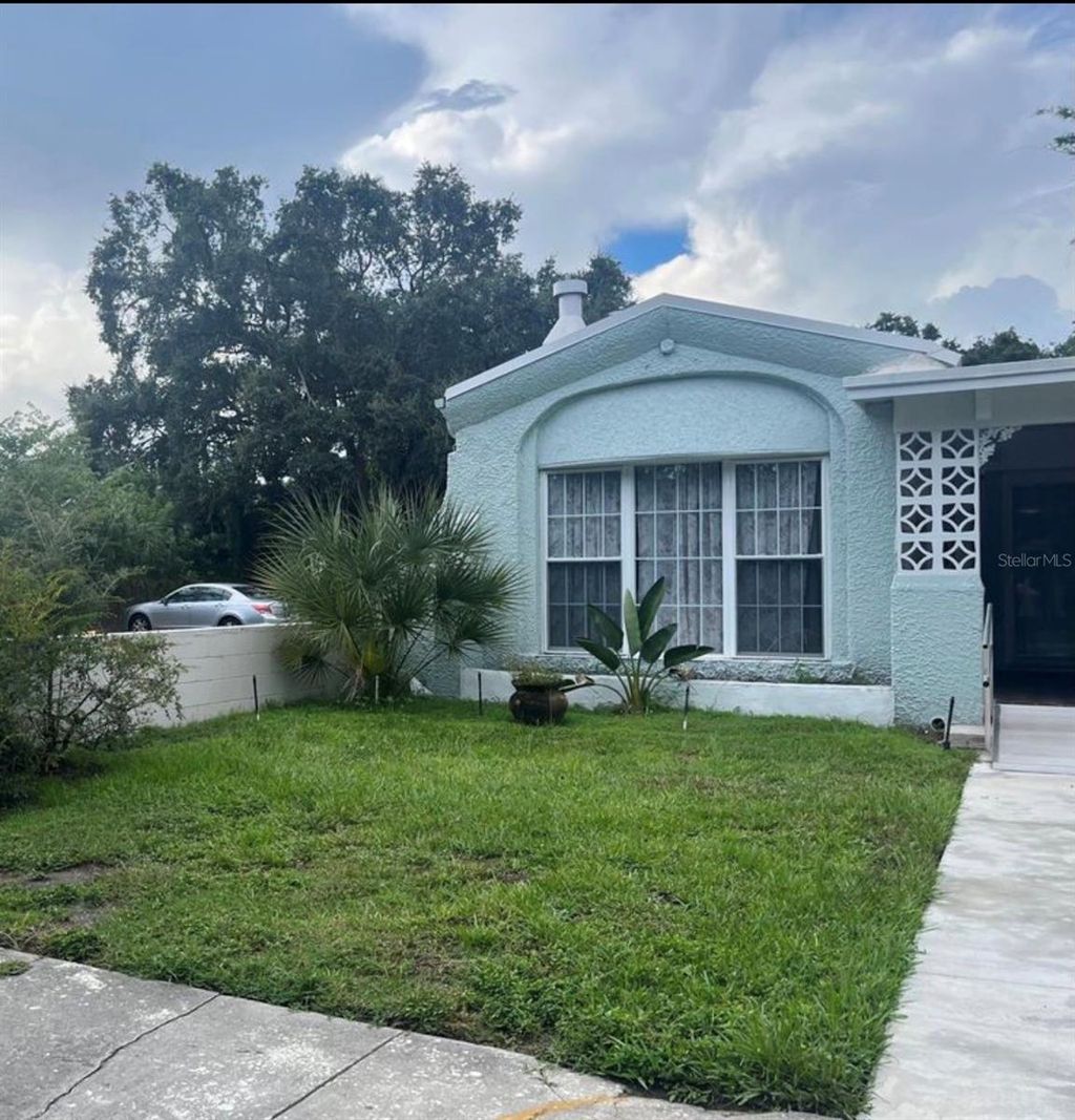 Photo of 2317 W Bristol Avenue, Tampa, FL 33609 (MLS # TB8492696)