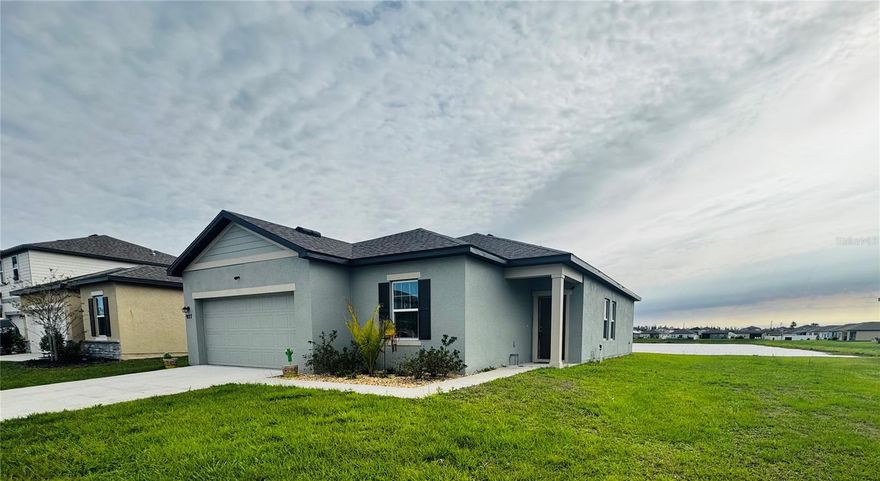 Beautifully maintained home in Ruskin featuring a functional open layout and spacious living areas. Enjoy peaceful pond water views from your backyard—perfect for relaxing or entertaining. Conveniently located near shopping, dining, and major roadways, this home offers comfort, value, and the best of Florida living.