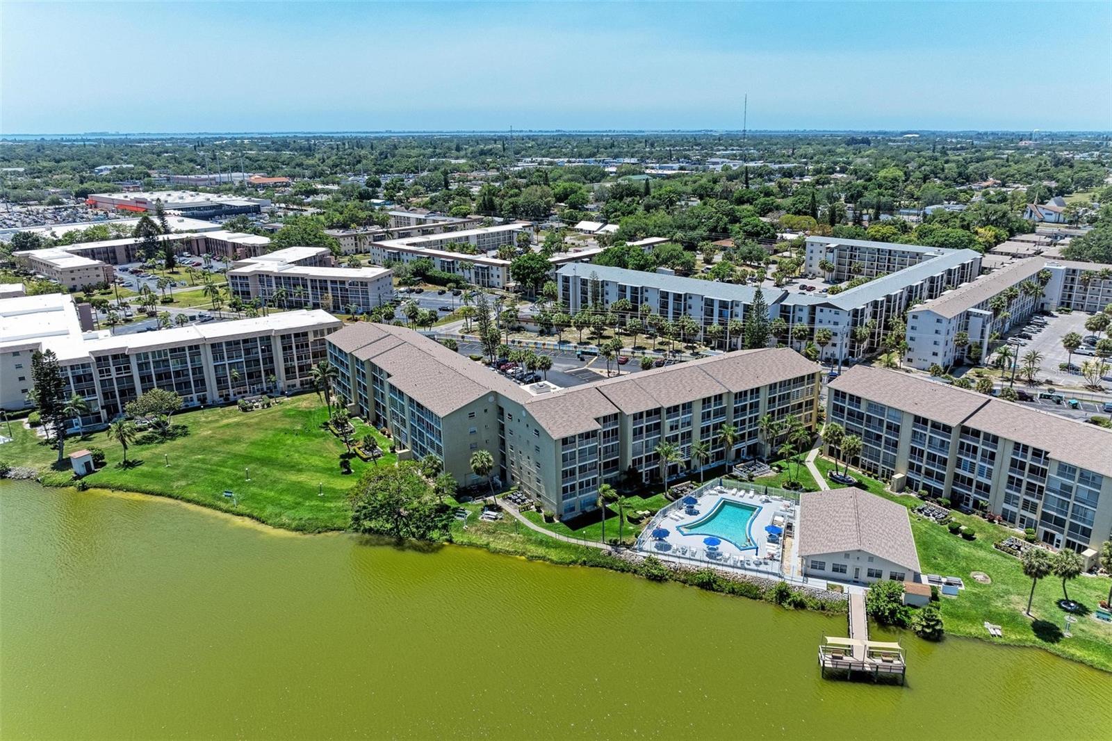 BAYSHORE ON THE LAKE APTS II SEC 3 - Residential