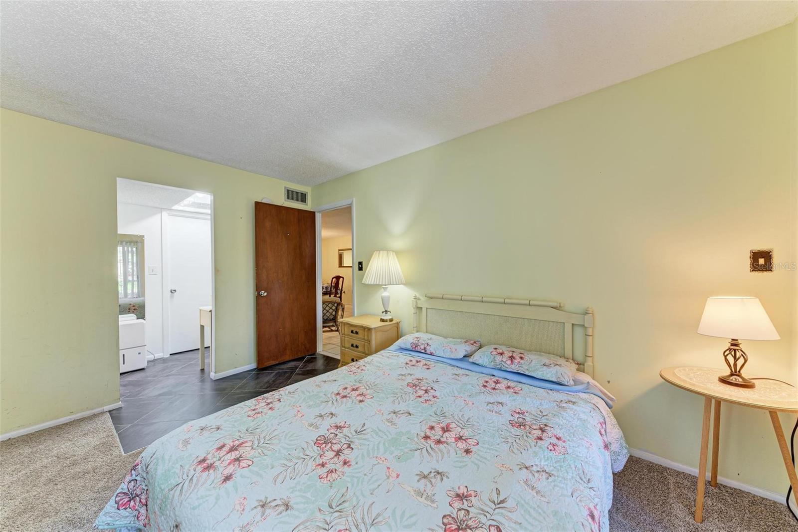 BAYSHORE ON THE LAKE APTS II SEC 3 - Residential