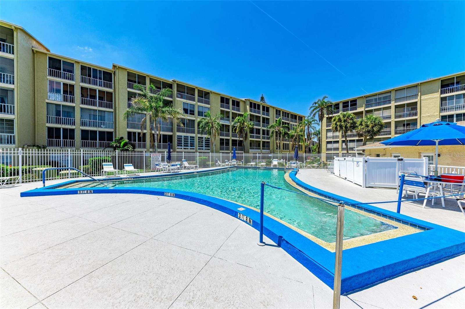 BAYSHORE ON THE LAKE APTS II SEC 3 - Residential