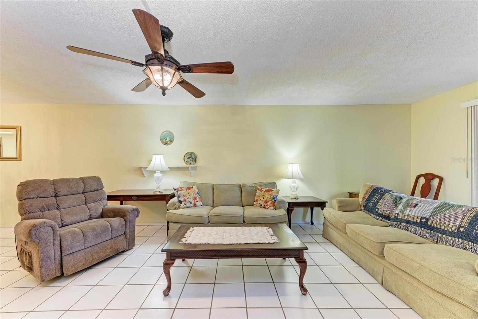 BAYSHORE ON THE LAKE APTS II SEC 3 - Residential