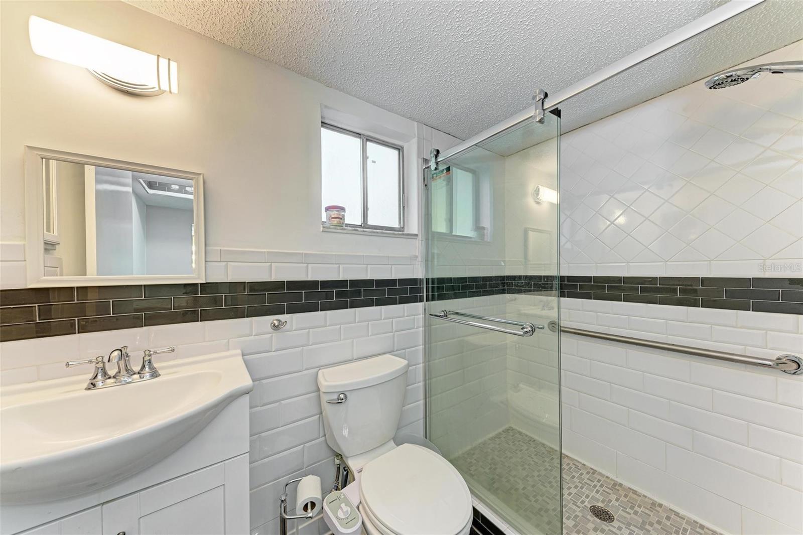 BAYSHORE ON THE LAKE APTS II SEC 3 - Residential