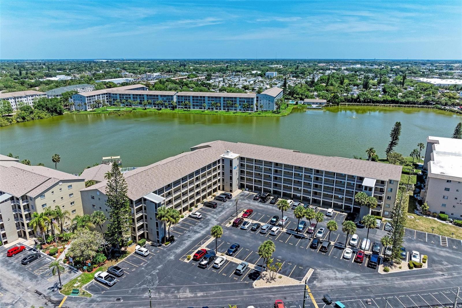 BAYSHORE ON THE LAKE APTS II SEC 3 - Residential