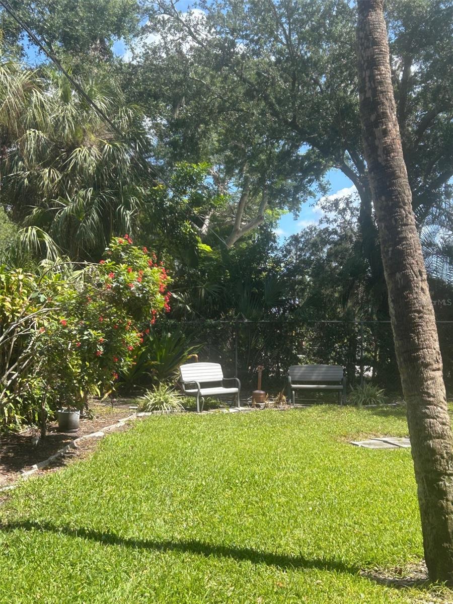 BAYSHORE ON THE LAKE APTS II SEC 3 - Residential