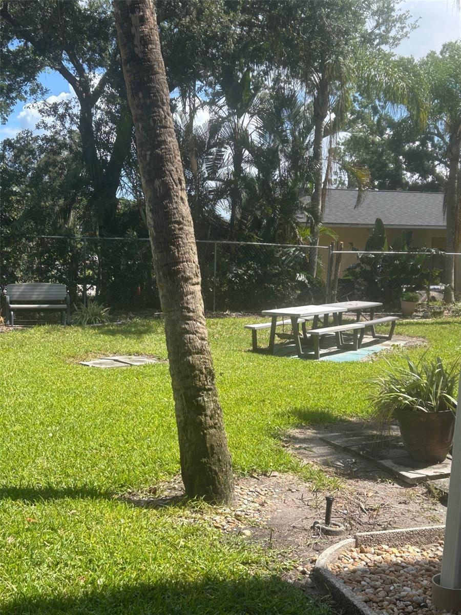 BAYSHORE ON THE LAKE APTS II SEC 3 - Residential