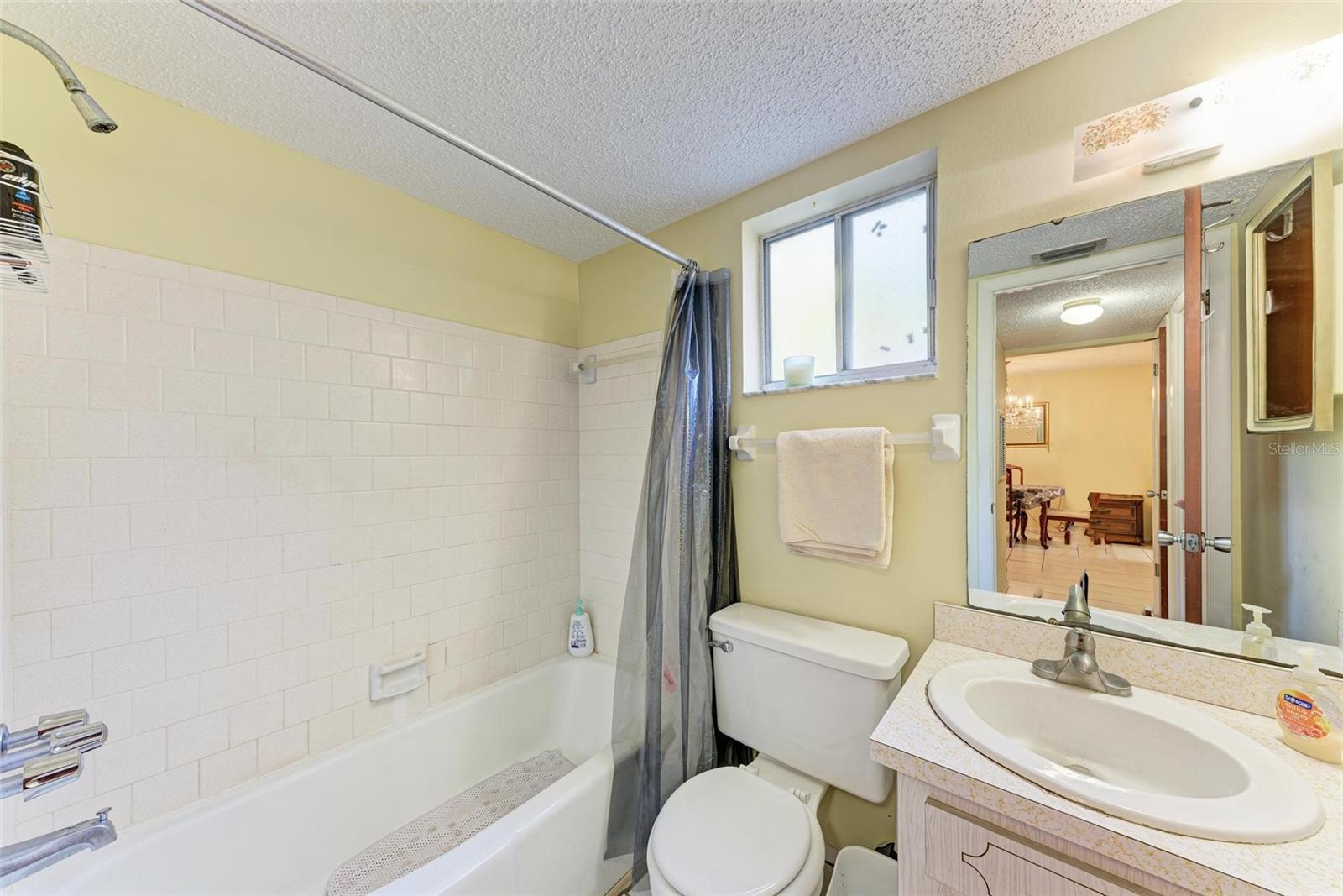 BAYSHORE ON THE LAKE APTS II SEC 3 - Residential
