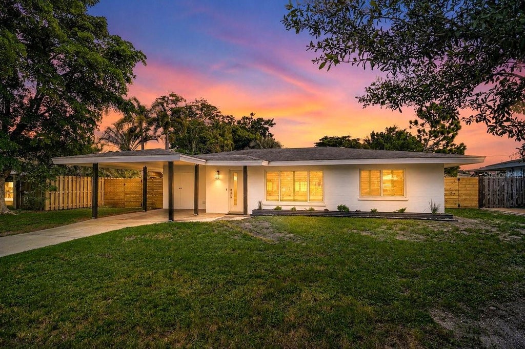 Photo of 2347 Tangerine Drive, Sarasota, FL 34239 (MLS # A4704738)