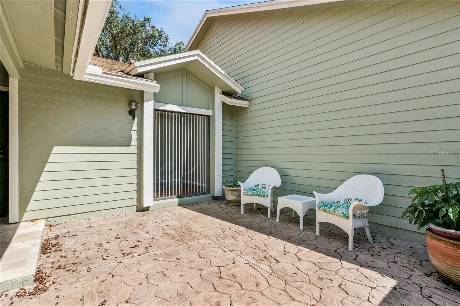 440 EVESHAM PLACE