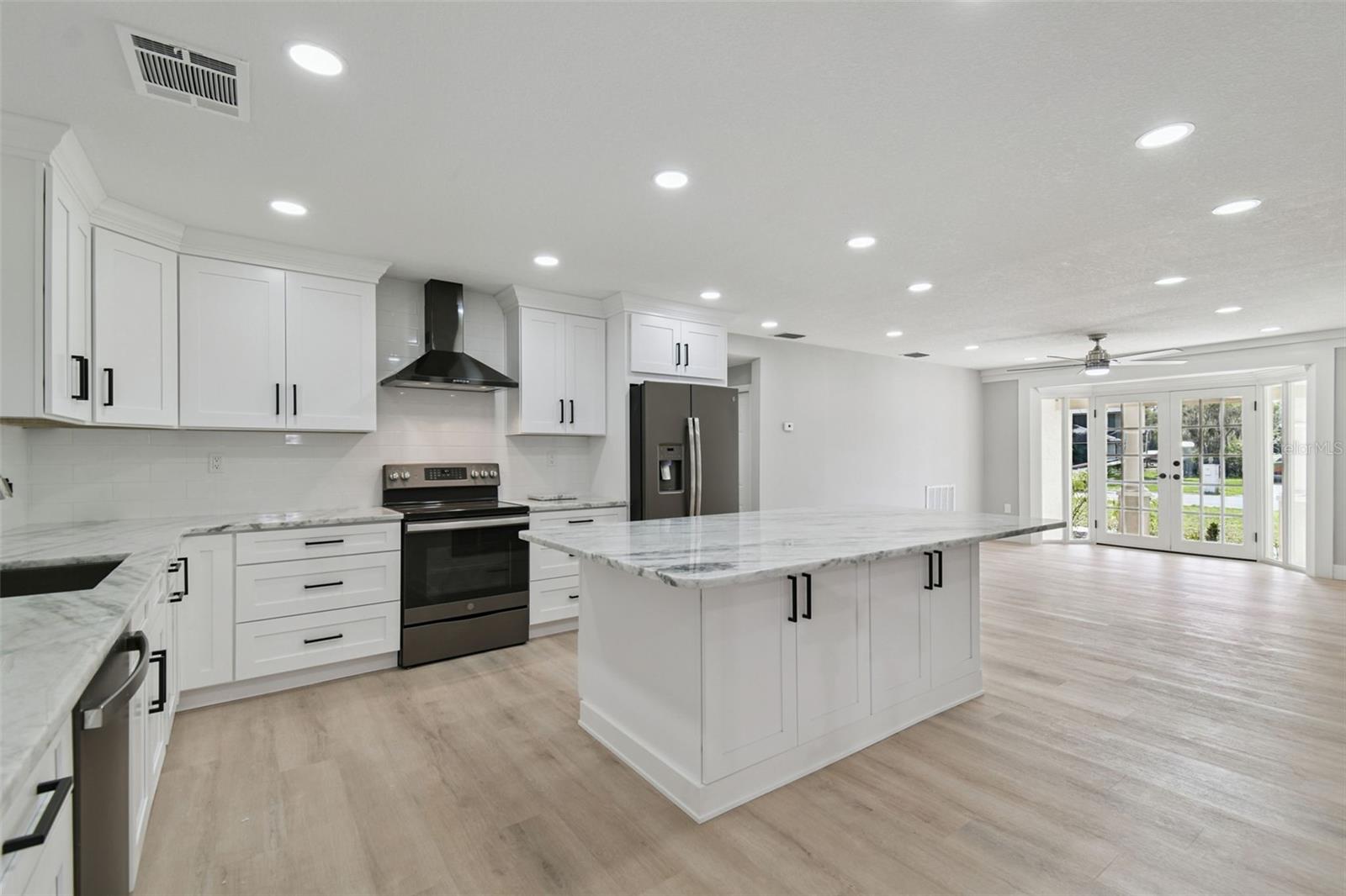 LAKE PADGETT ESTATES - Residential