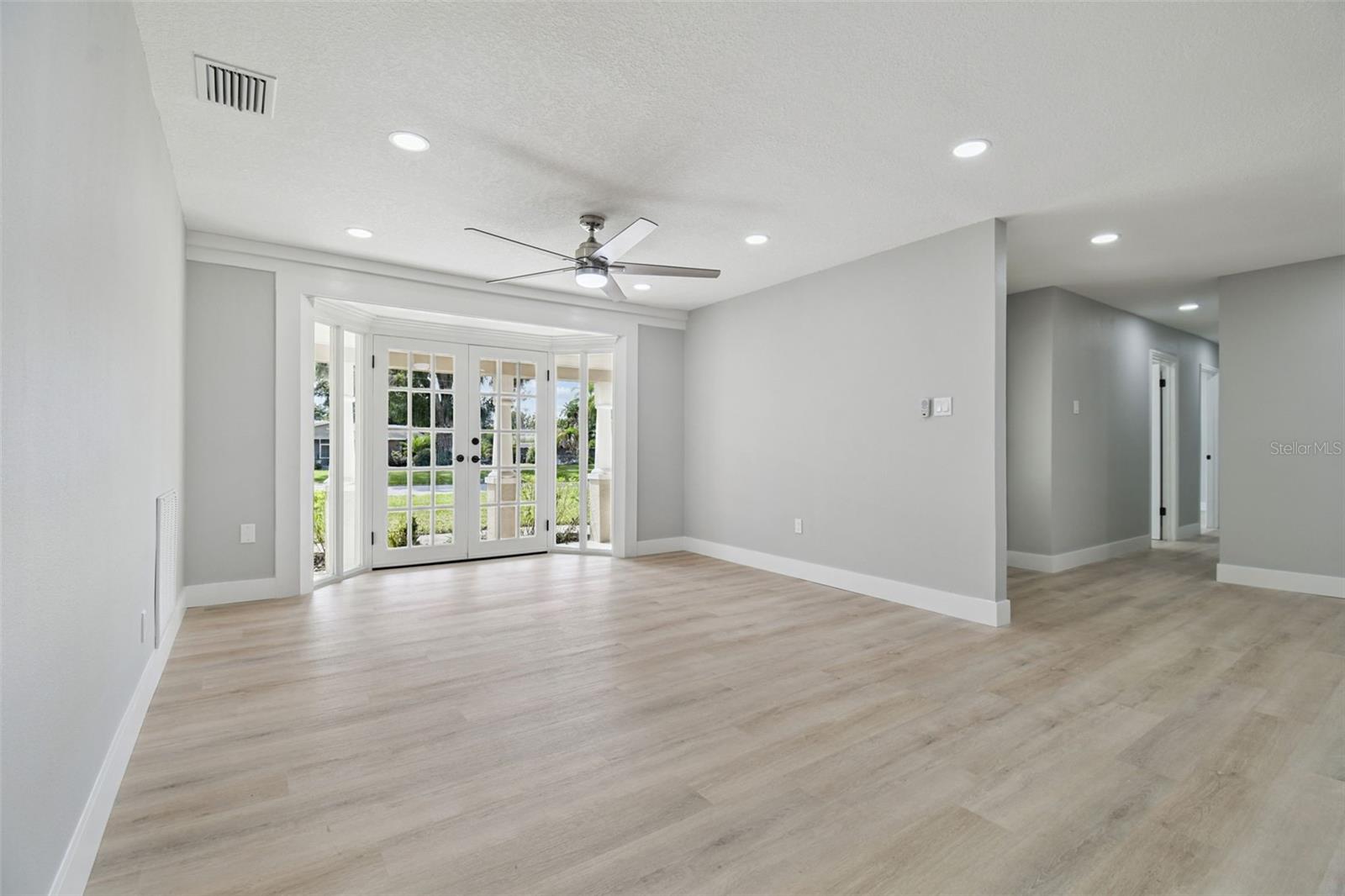 LAKE PADGETT ESTATES - Residential