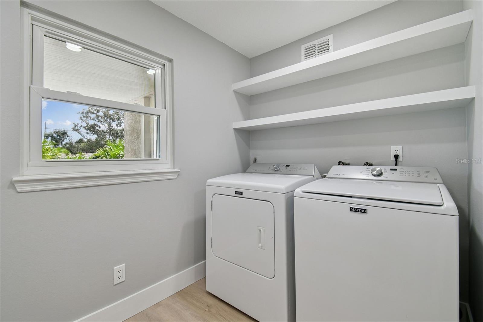 LAKE PADGETT ESTATES - Residential