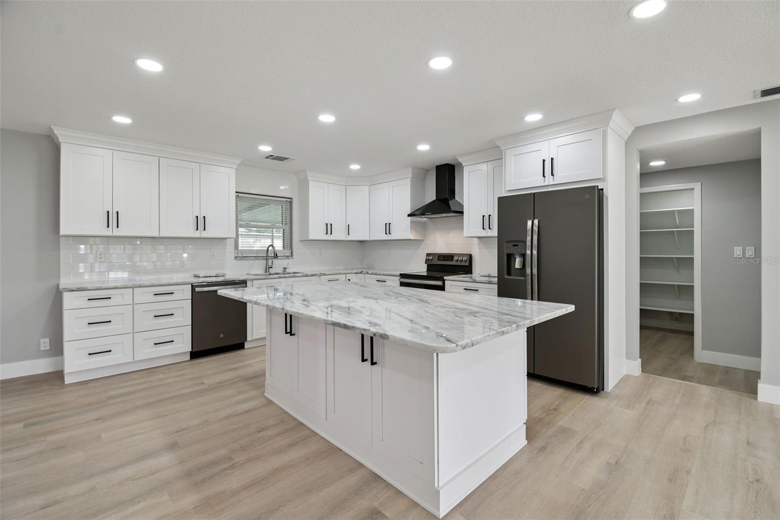 LAKE PADGETT ESTATES - Residential