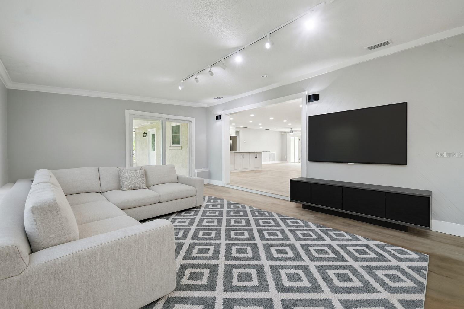 LAKE PADGETT ESTATES - Residential