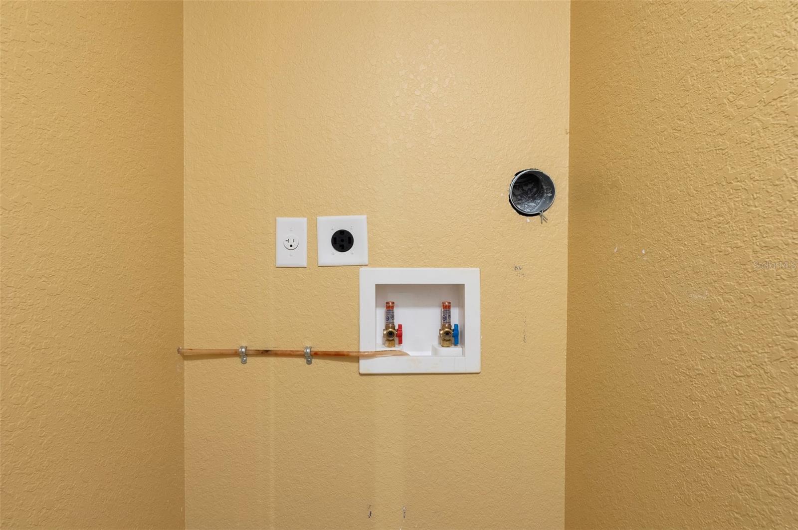 INVERNESS CONDO - Residential