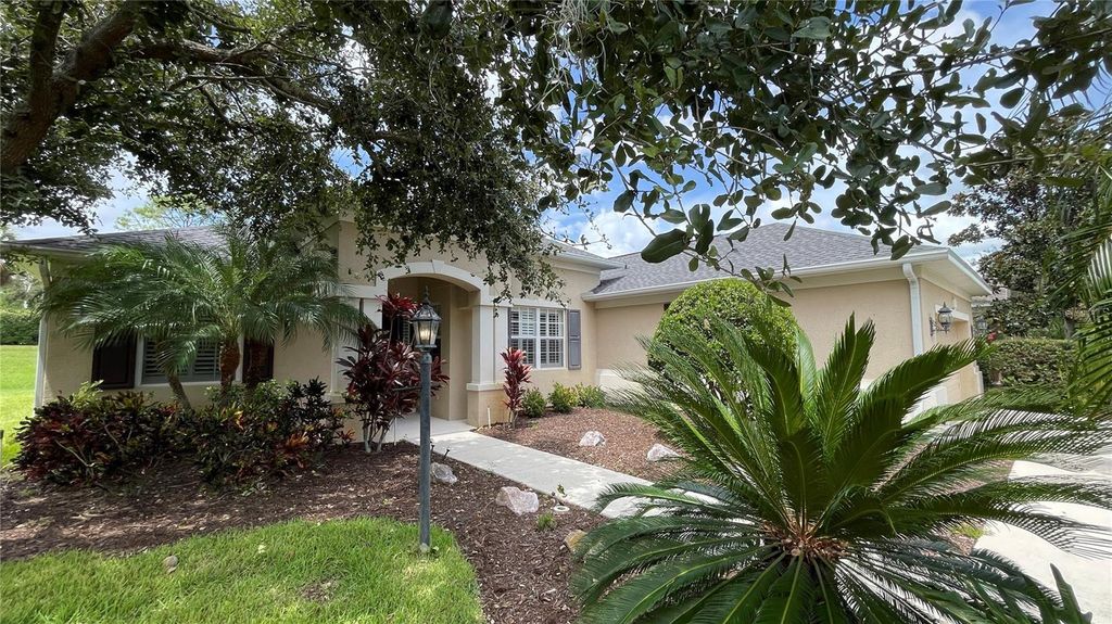 Photo of 7704 Drayton Circle, University Park, FL 34201 (MLS # A4680078)