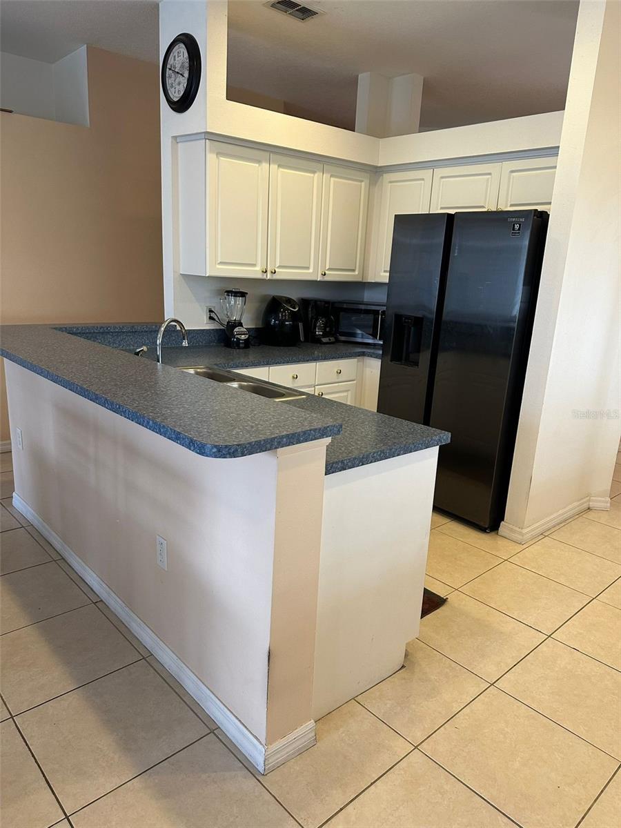 SUNSET LAKES PH 01 - Residential