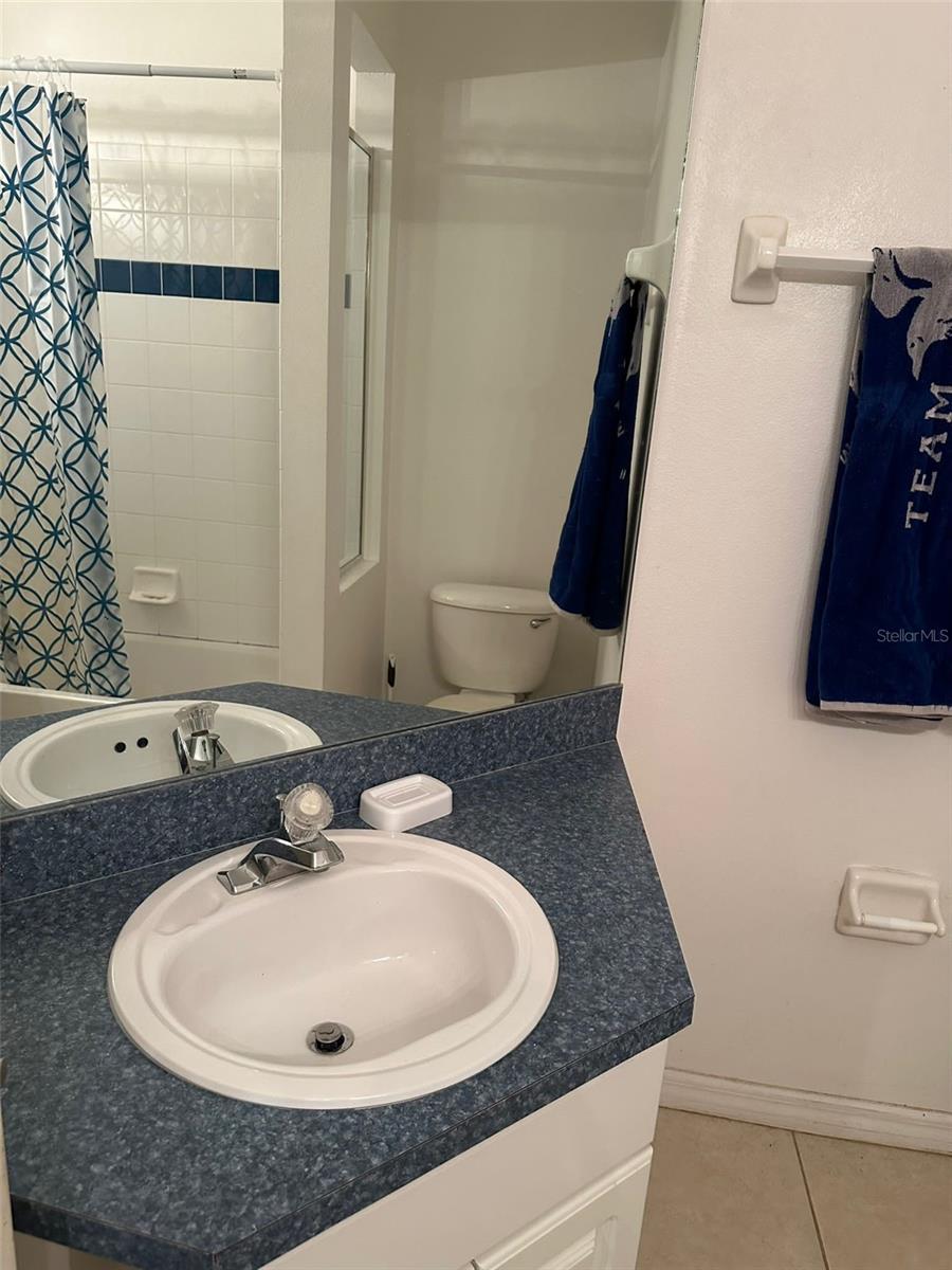 SUNSET LAKES PH 01 - Residential