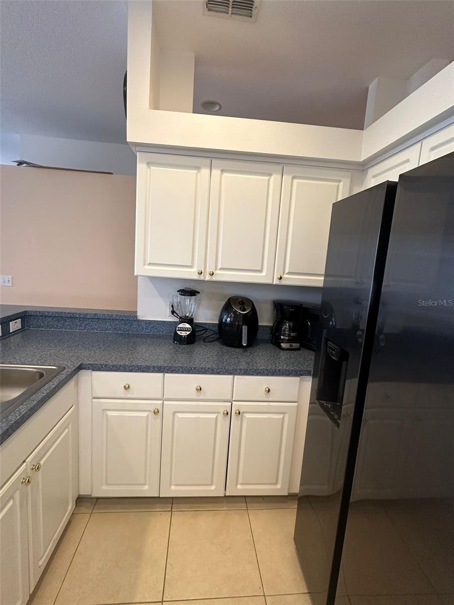 SUNSET LAKES PH 01 - Residential