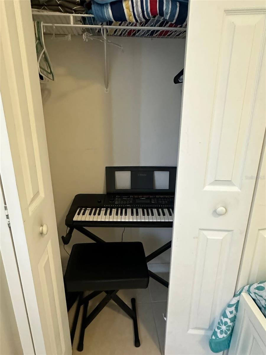 SUNSET LAKES PH 01 - Residential