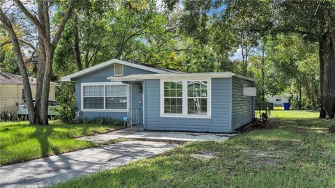 A home in LAKELAND