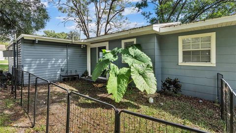 A home in LAKELAND