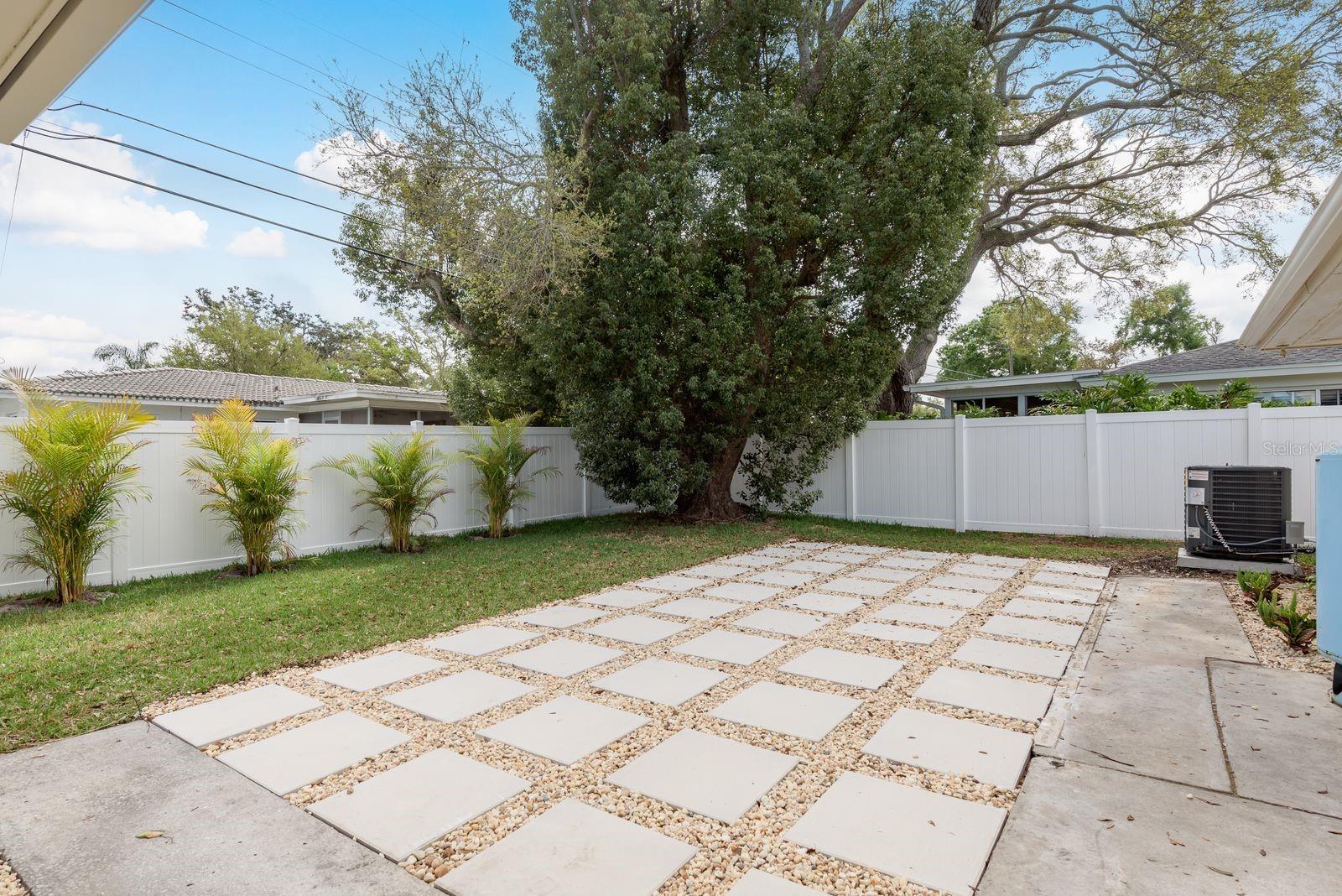 FAIRWAY ESTATES 4TH ADD - Residential