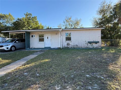 A home in DELTONA