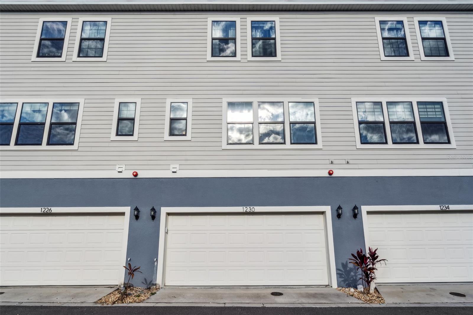 SEMINOLE CROSSING TOWNHOMES - Residential