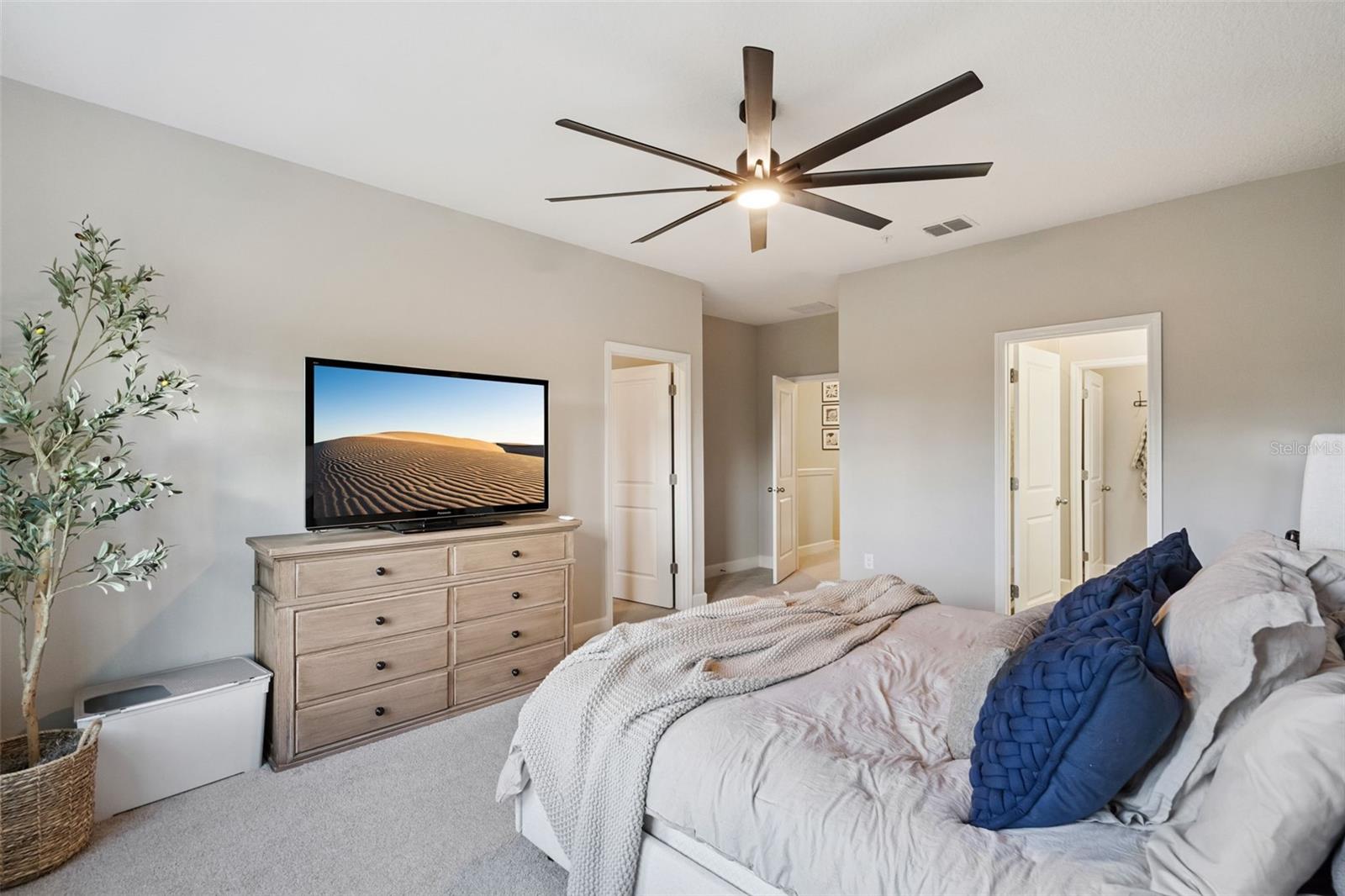 SEMINOLE CROSSING TOWNHOMES - Residential