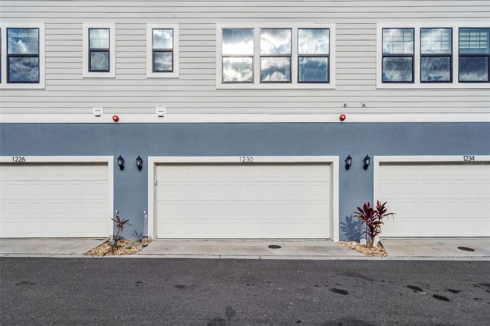 SEMINOLE CROSSING TOWNHOMES - Residential