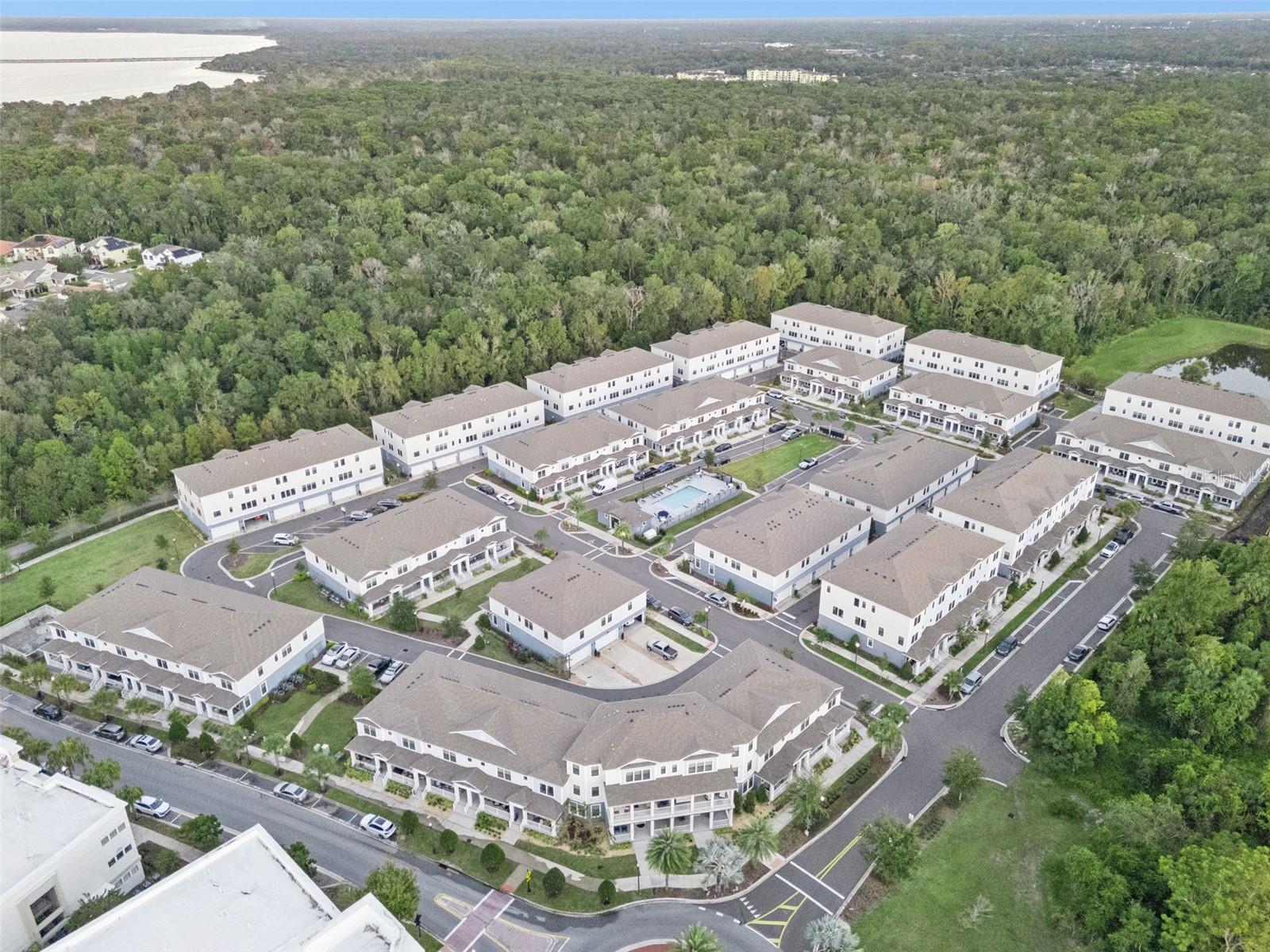 SEMINOLE CROSSING TOWNHOMES - Residential
