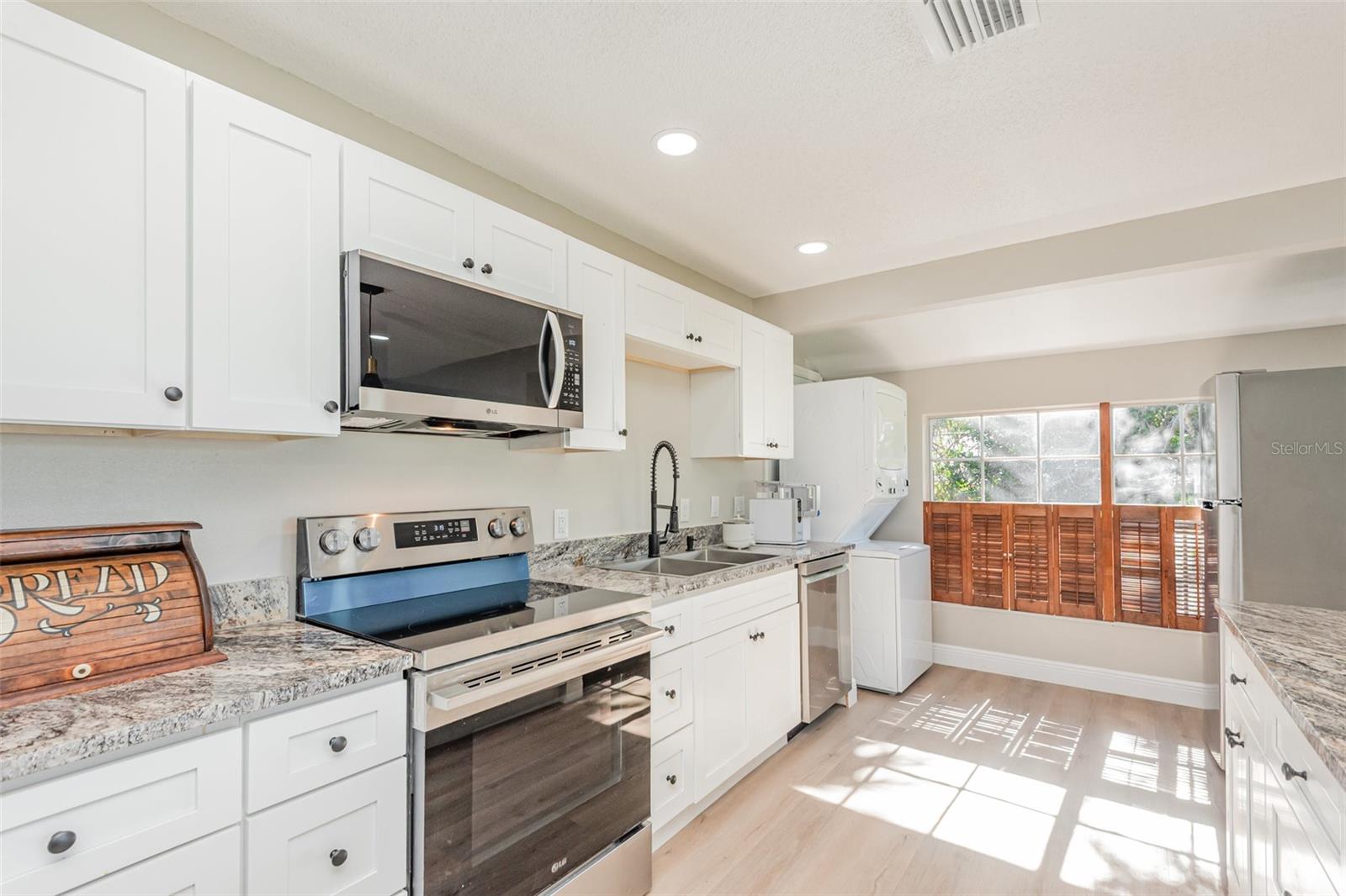 TOMOKA OAKS COUNTRY CLUB ESTATES - Residential